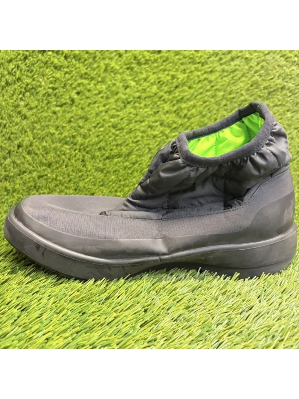 OOFOS OOmg Bootie Mens Size 9 Black Classic Outdoor Pull On Recovery Boots
